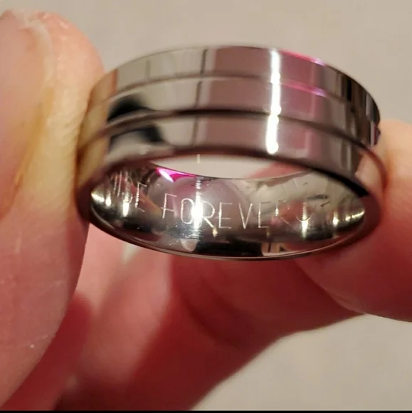 Titanium ring - Picture 3 of 3